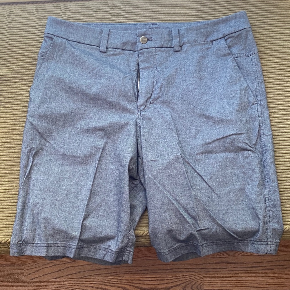 Lululemon Athletica Men's Charcoal Flat Front Shorts